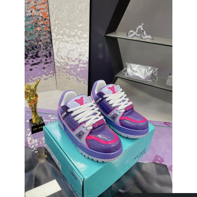 l**is V*t*n sneakers